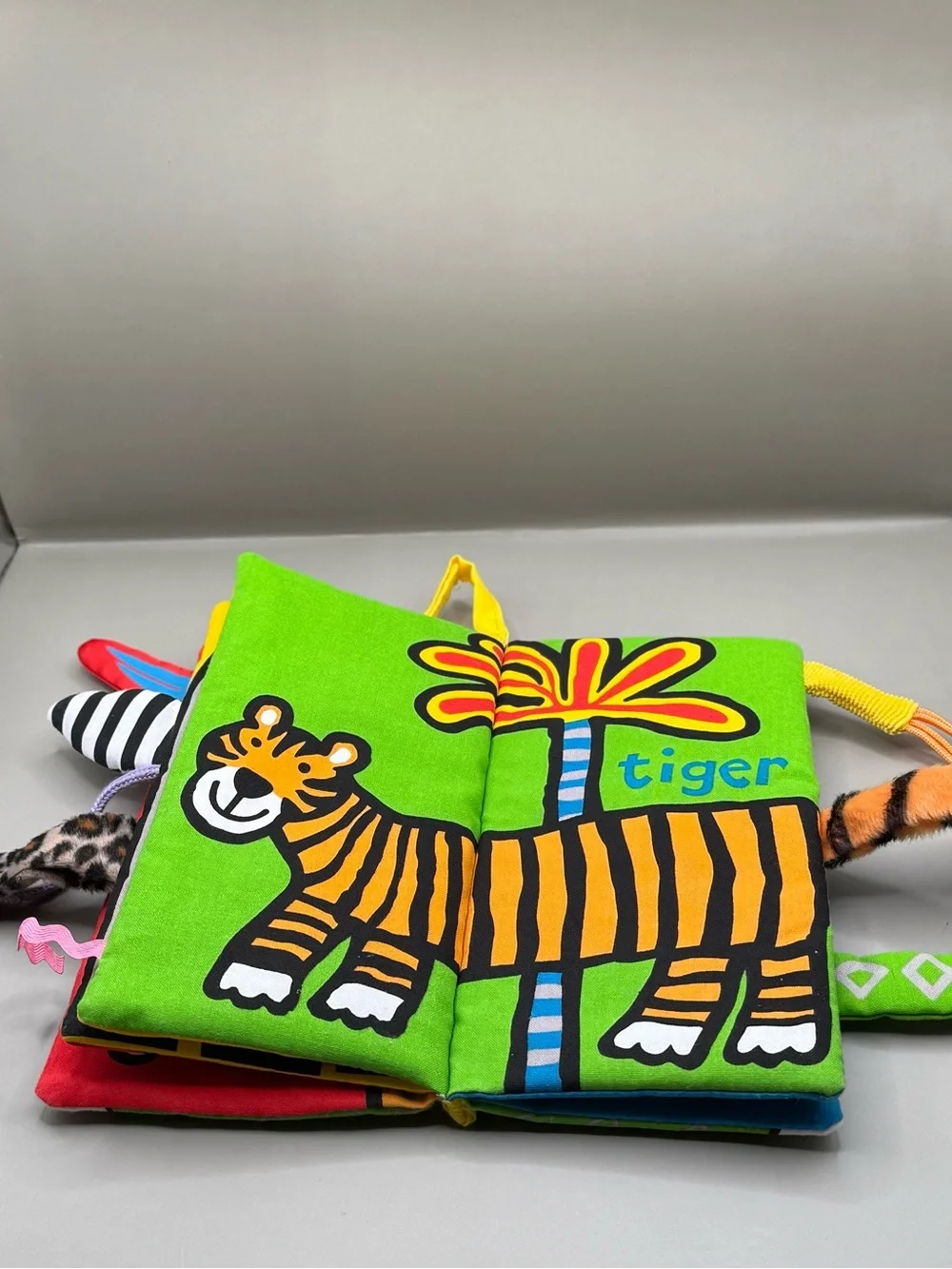 Jellycat jungly tails